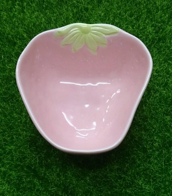 草莓造型陶瓷食盆-(適合黃金鼠)-特價49元
